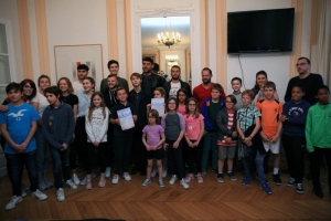 Mektić, Škugor i Krajan s djecom iz Lillea i Pariza